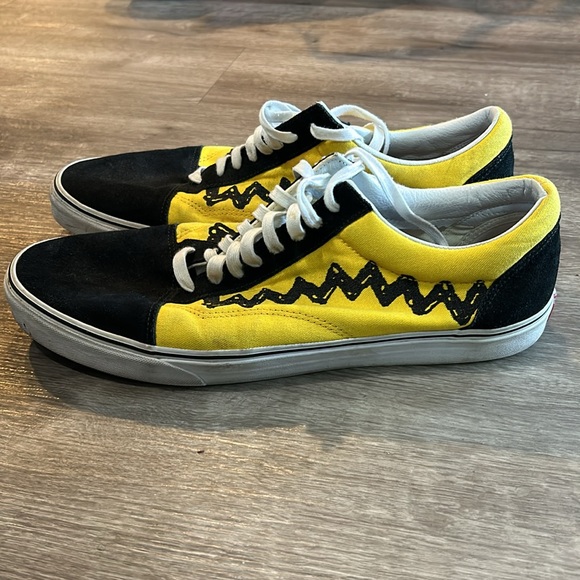 Men’s Peanuts / Charlie Brown Vans Size 16 - Picture 2 of 7
